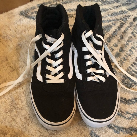 Vans Shoes - Women’s size 9 Black hi-top LIKE NEW vans